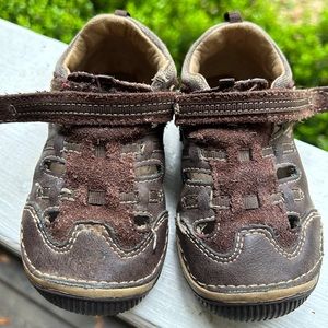 Stride Rite Brown Shoes. 6.5 XW extra wide.